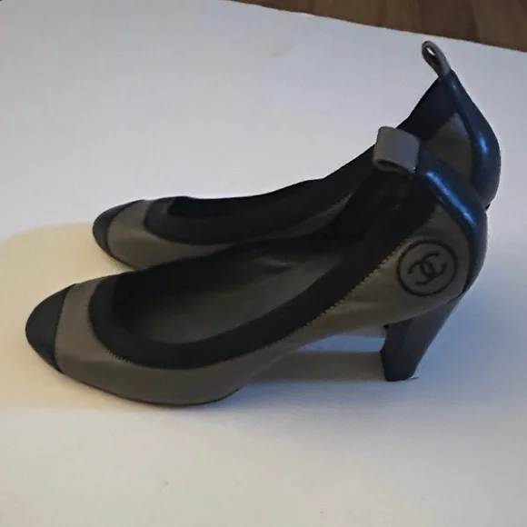 CHANEL Two-Tone Black and Gray Heels size 41 - Picture 6 of 10